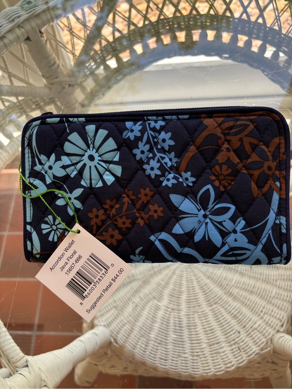NWT Vera Bradley full zip-around Blue Multi-Pattern Wallet